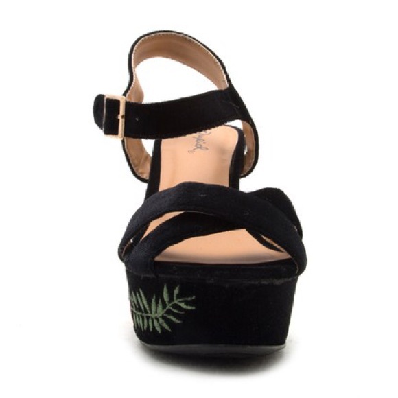 Qupid ARDOR Summer Floral Embroidered Strappy Chunky Platform Wedge Heels - Picture 9 of 12